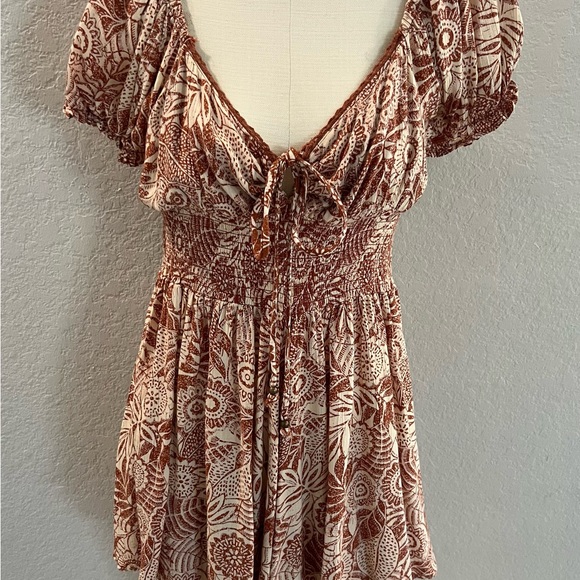 Angie Chestnut Floral Print Short Sleeve Romper NWOT SZ L - Picture 4 of 10